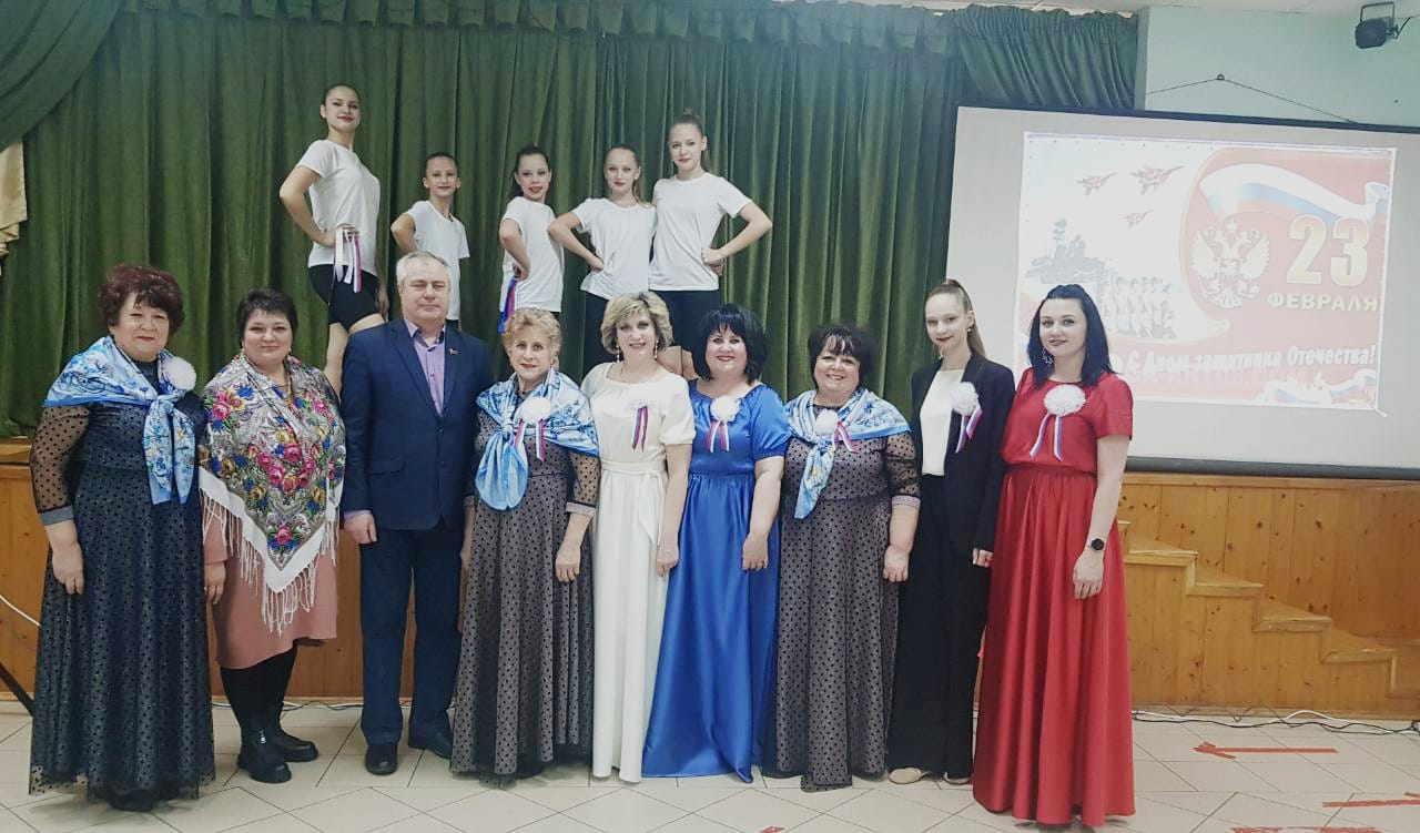 Творческие коллективы Поройского досугового центра культуры проехали с патриотическим туром по 11-ти сельским поселениям