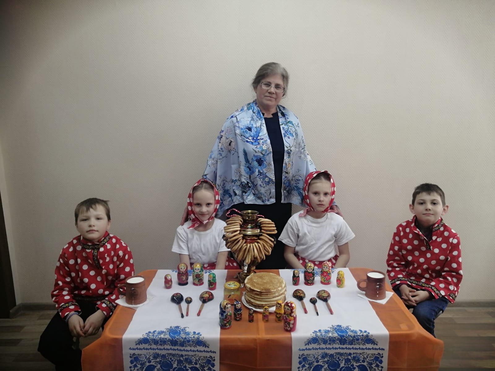 Оригинально прошло закрытие ледового сезона на хоккейной площадке в селе Средняя Матренка Добринского района