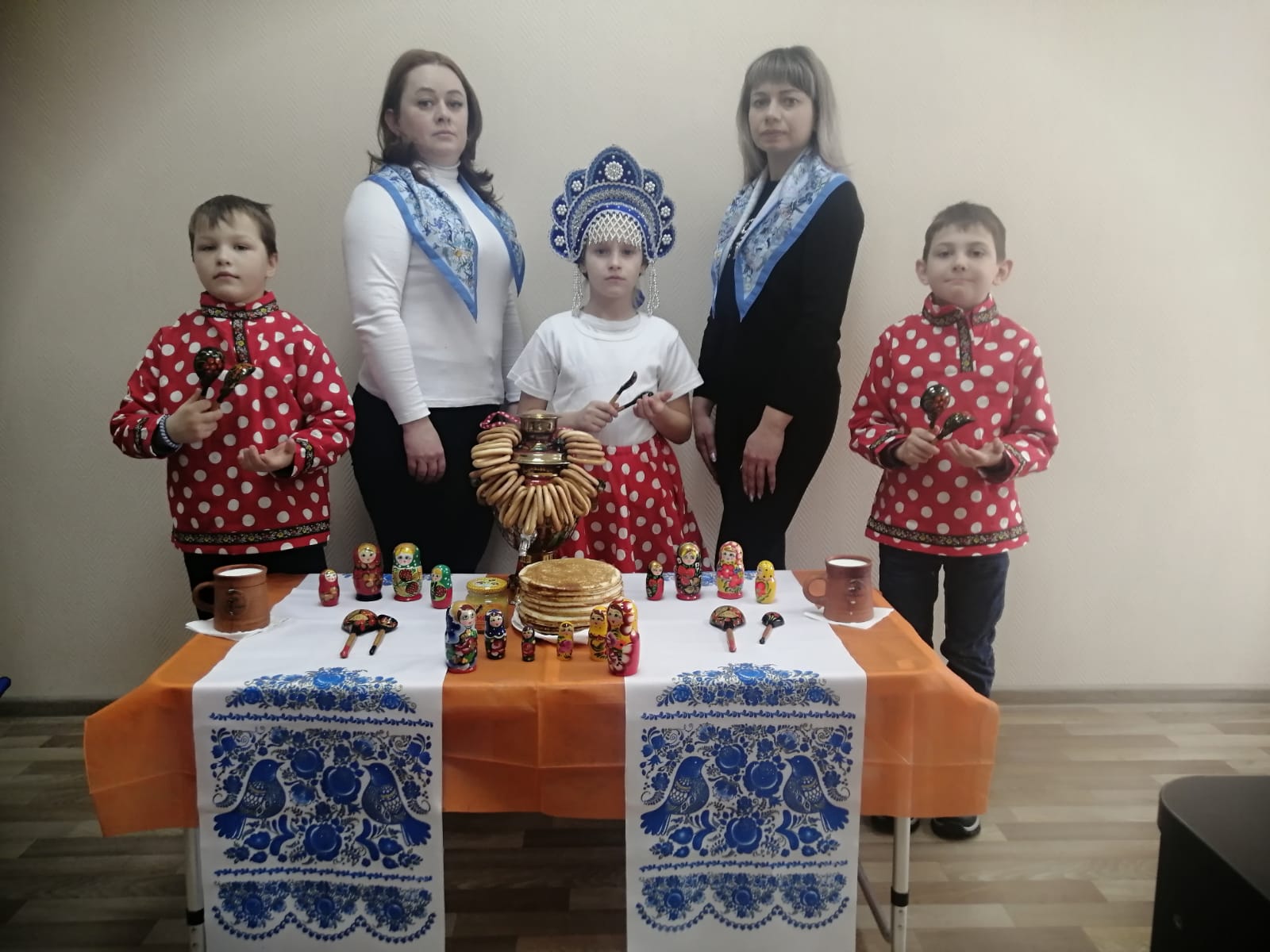 Оригинально прошло закрытие ледового сезона на хоккейной площадке в селе Средняя Матренка Добринского района