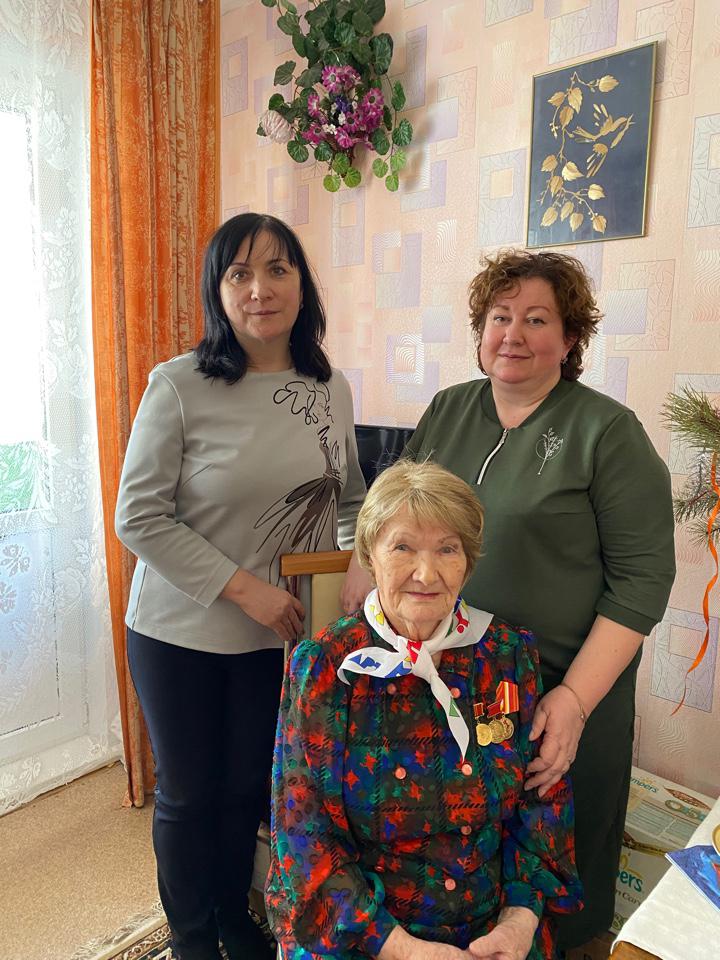 Поздравление ветеранов педагогического труда!