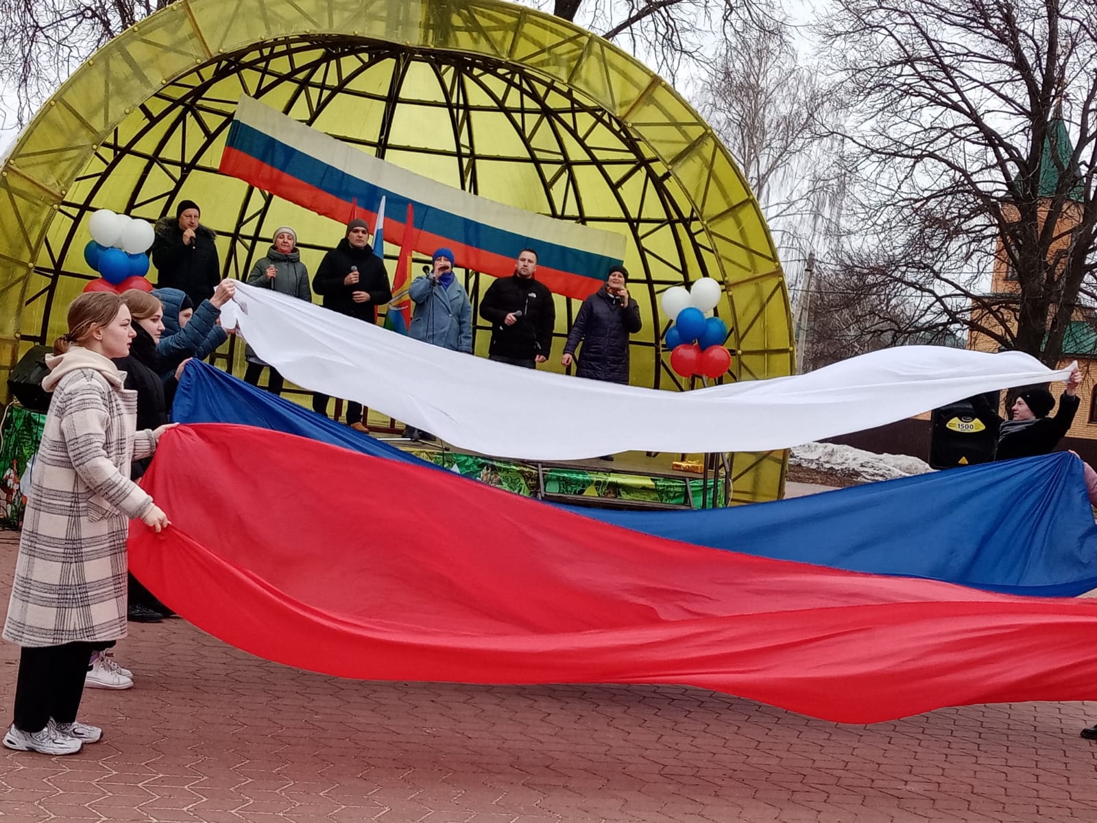 В межпоселенческой библиотеке с. Волово по инициативе Евгении Кирилловой организована фотовыставка «Крым