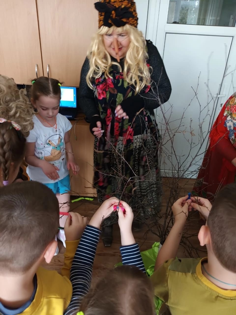 В Воловском районе провели фольклорный праздник для детей из детского сада «Искорка»