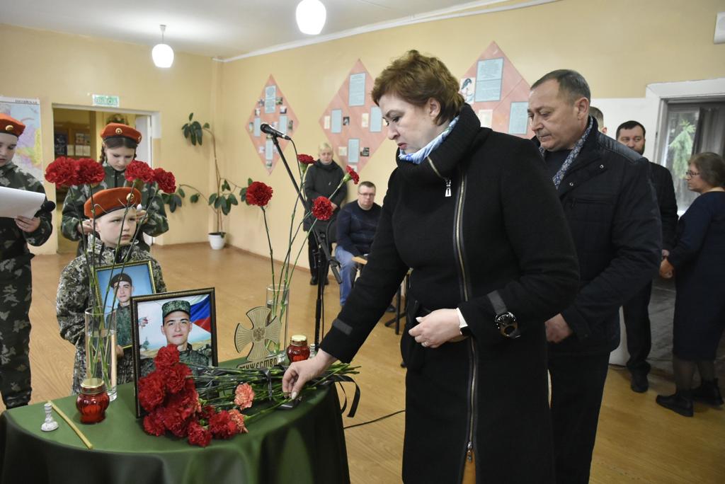 29 марта 2023 года на здании Среднематренской школы открыли мемориальную доску нашему Герою