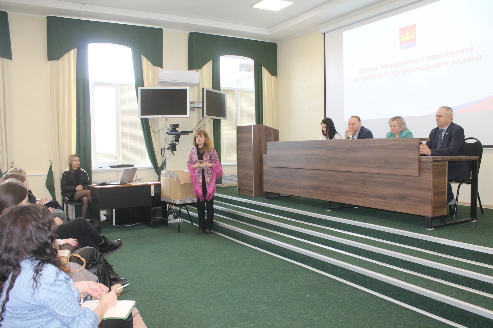 Состоялась сессия Молодёжного парламента Добровского района