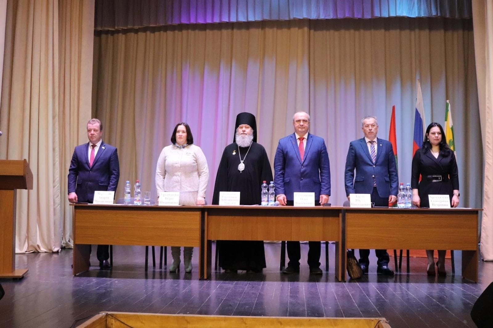 На 25 сессии Совета депутатов Елецкого района VII созыва присутствовала председатель Союза женщин Липецкой области Вера Ивановна Урываева