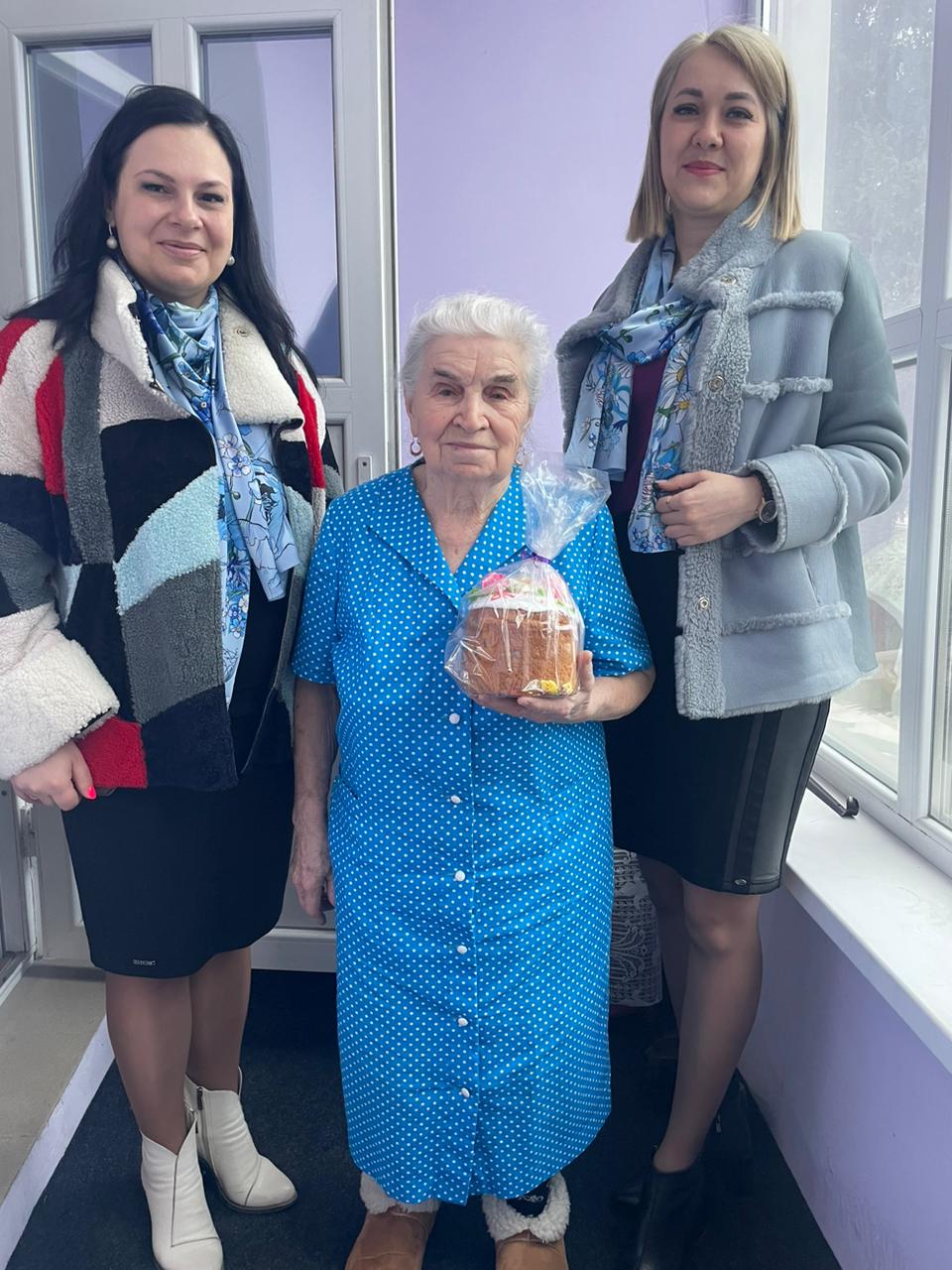 В преддверии великого христианского праздника Пасхи активистки Елецкого районного отделения Союза женщин Липецкой области организовали поздравления нашим старшим подругам