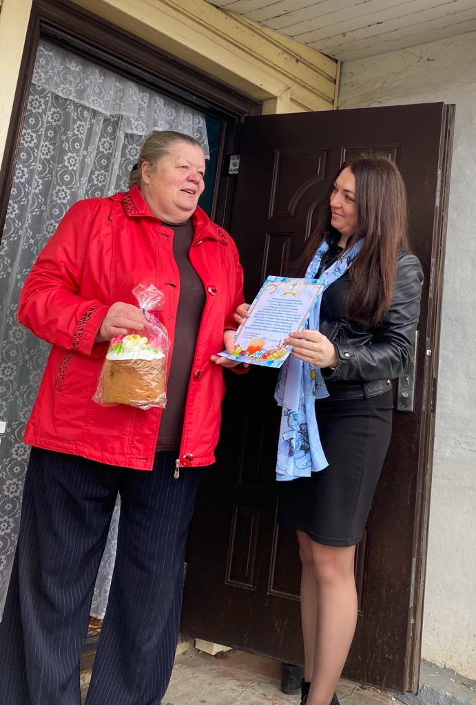 В преддверии великого христианского праздника Пасхи активистки Елецкого районного отделения Союза женщин Липецкой области организовали поздравления нашим старшим подругам