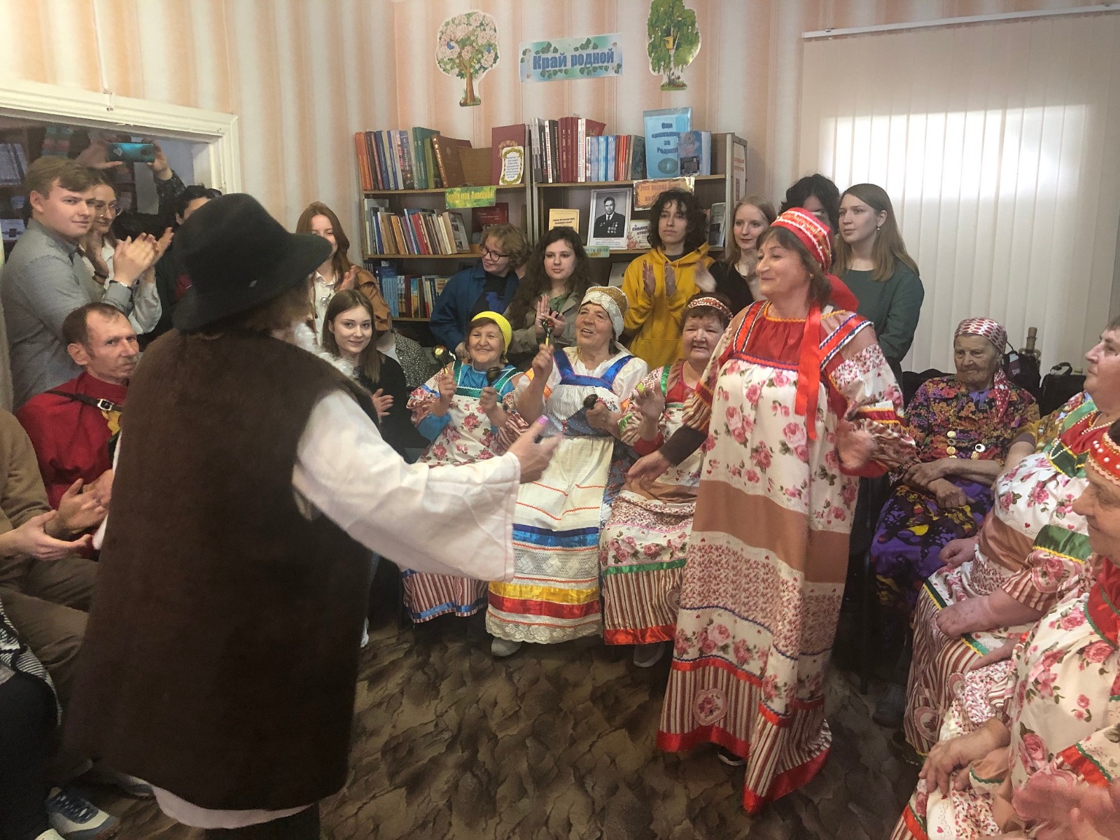Фольклорные посиделки «Красная горка»
