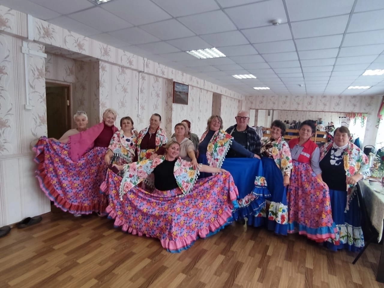 Для участников клуба «Серебряный возраст» была организована развлекательная программа «Любовь награда для души»