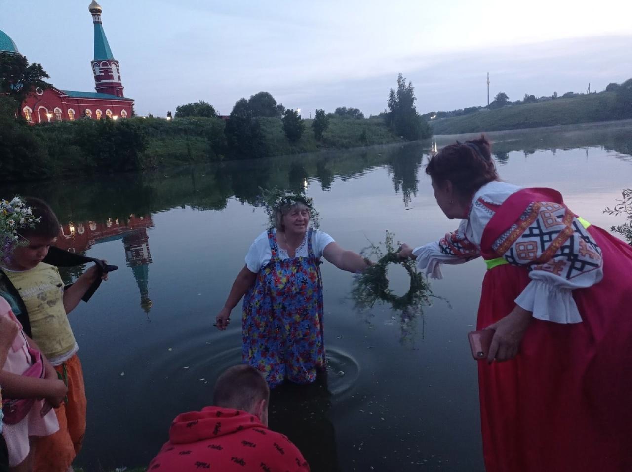 В селе Васильевка Липецкого района встретили Иванов день, как в древние времена