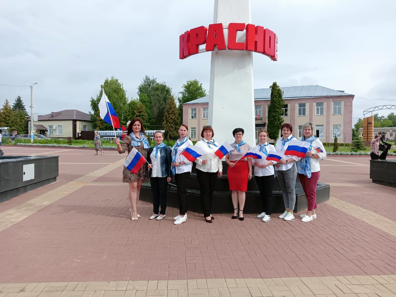 В Краснинском районе прошла акция "Живём под российским флагом"