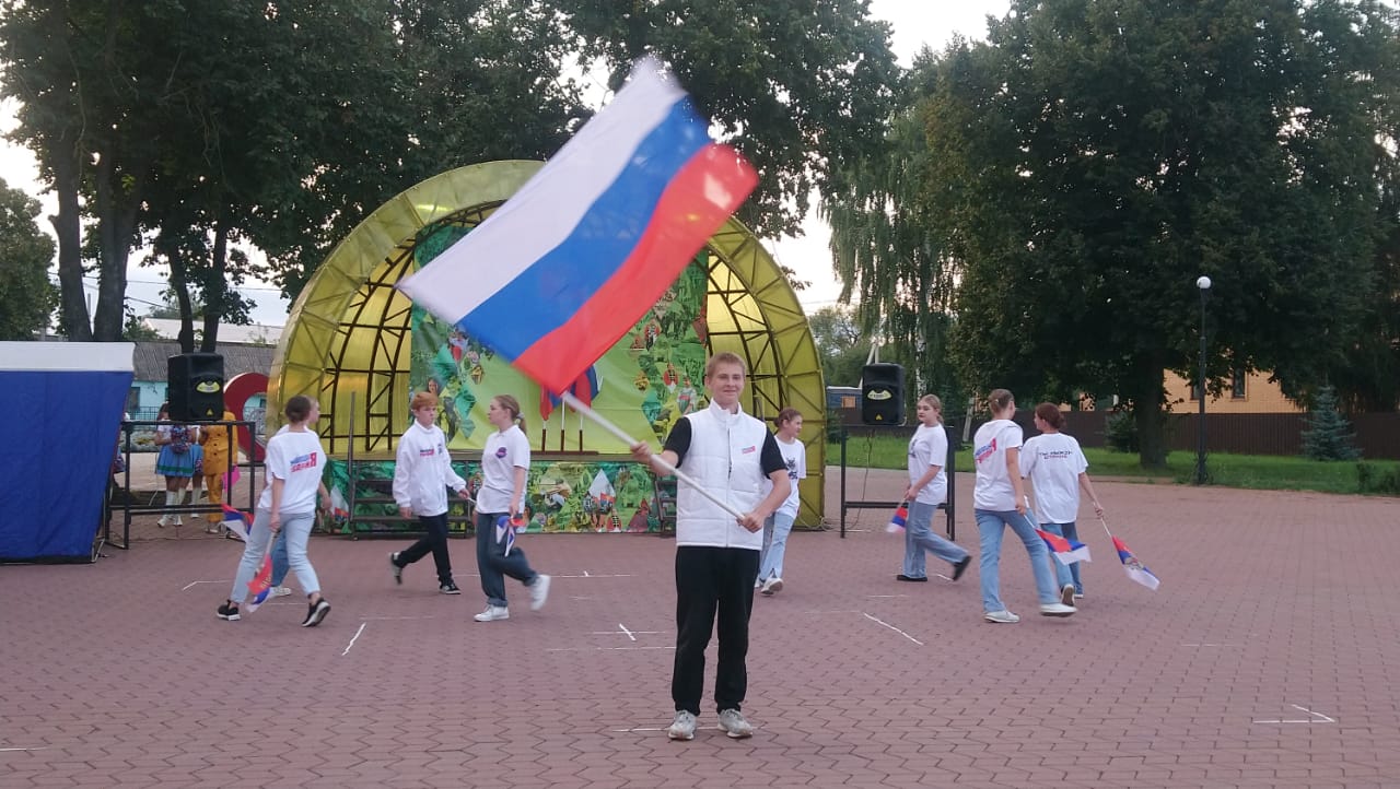 В Воловском районе прошли праздничные и патриотические мероприятия ко Дню Государственного флага