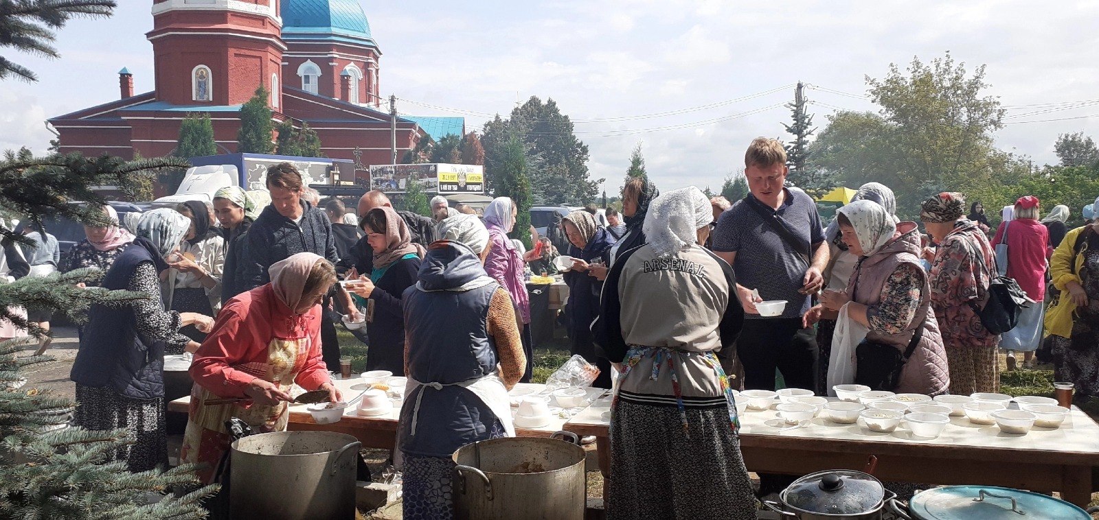В преддверии Дня памяти Святителя Тихона Задонского Крестный ход отправился из г. Липецка в г. Задонск