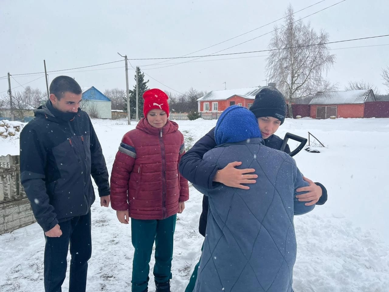 Учащиеся школ Задонского района поздравили мам, чьи сыновья являются участниками специальной военной операции