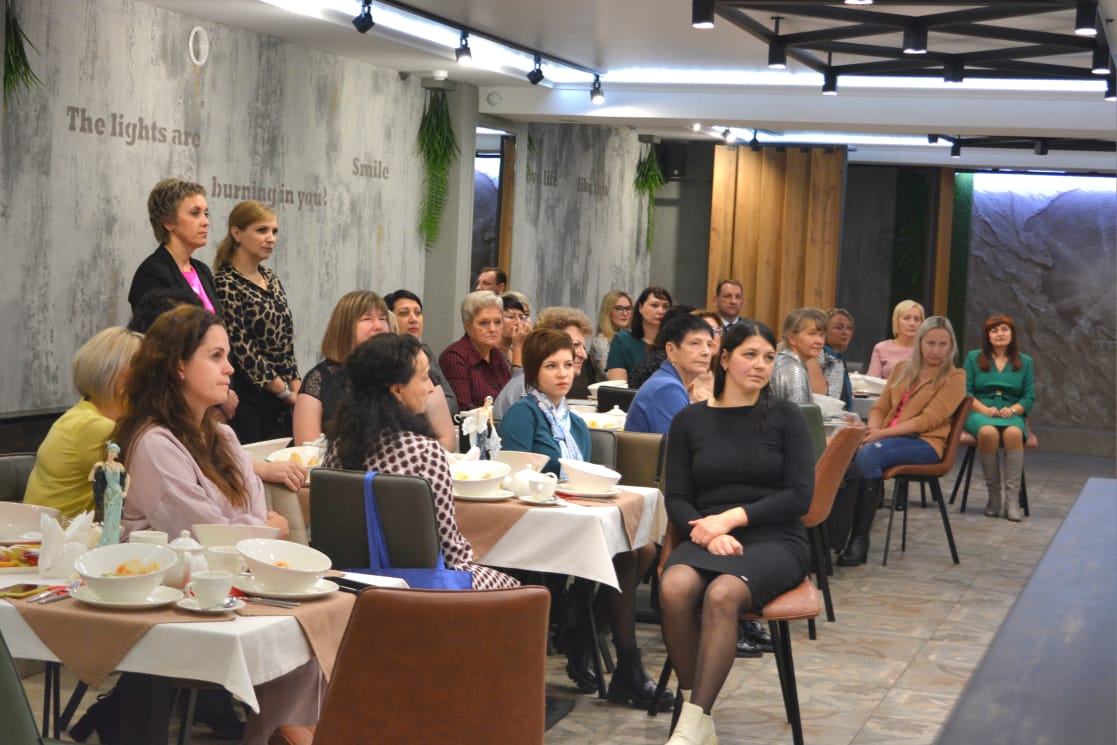 Фарфоровая вечеринка для милых дам.