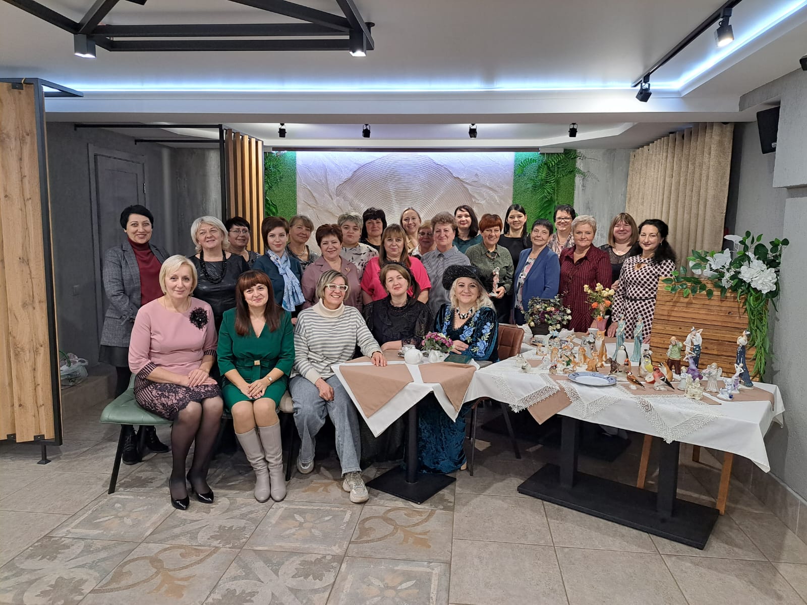 Фарфоровая вечеринка для милых дам.