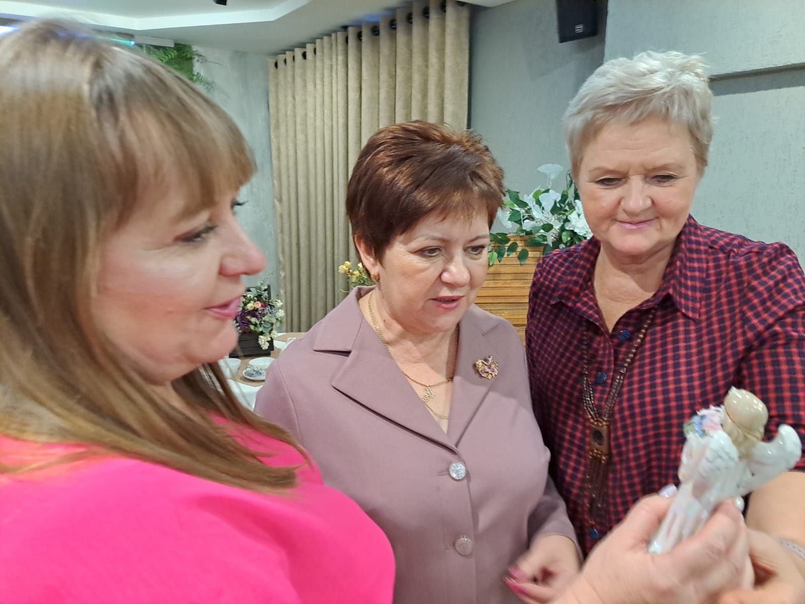 Фарфоровая вечеринка для милых дам.