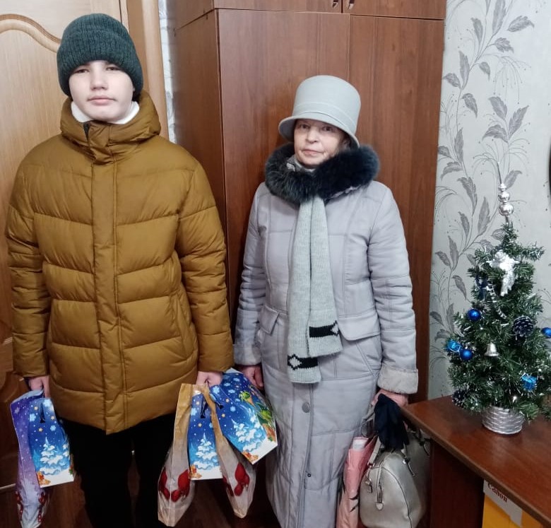 В Воловском округе открыли «Елку желаний»