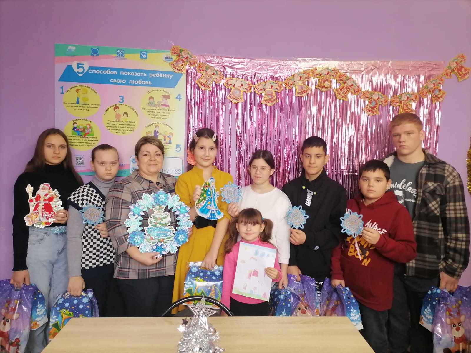 В Воловском округе открыли «Елку желаний»