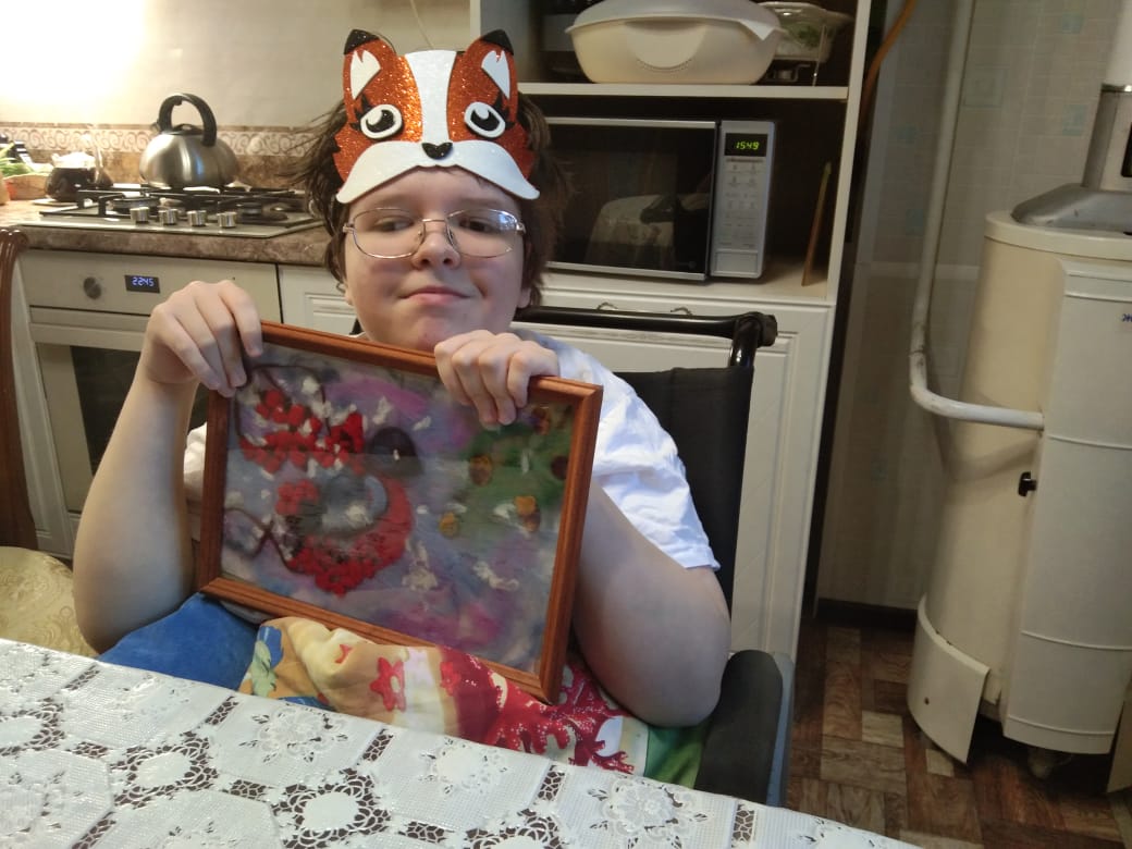 "В КРУГУ ДРУЗЕЙ ВСТРЕЧАТЬ ПРАЗДНИК НАМНОГО ВЕСЕЛЕЙ"