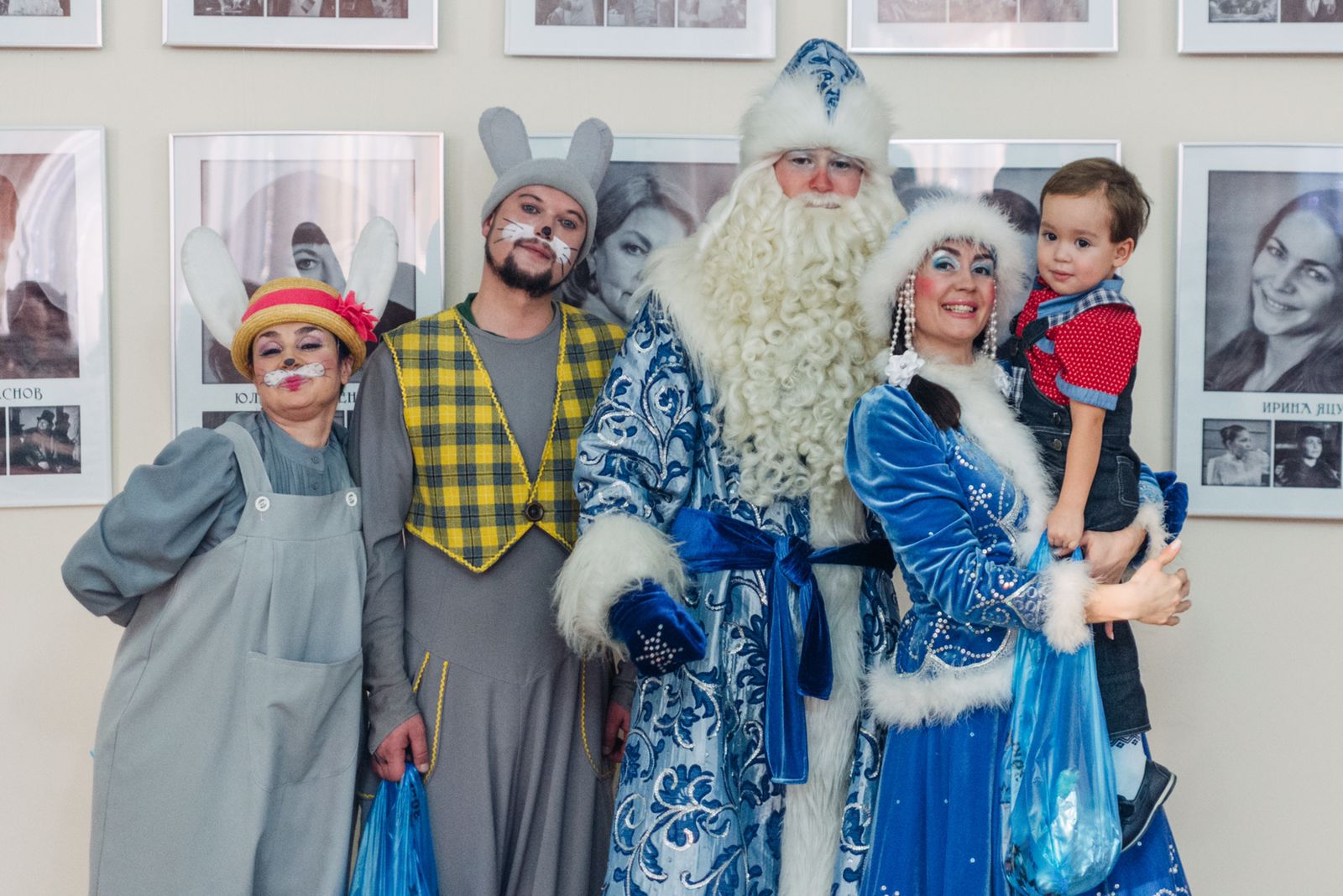 По сложившейся традиции женсовет города Ельца вот уже в четвертый раз организовал Рождественскую елку добра