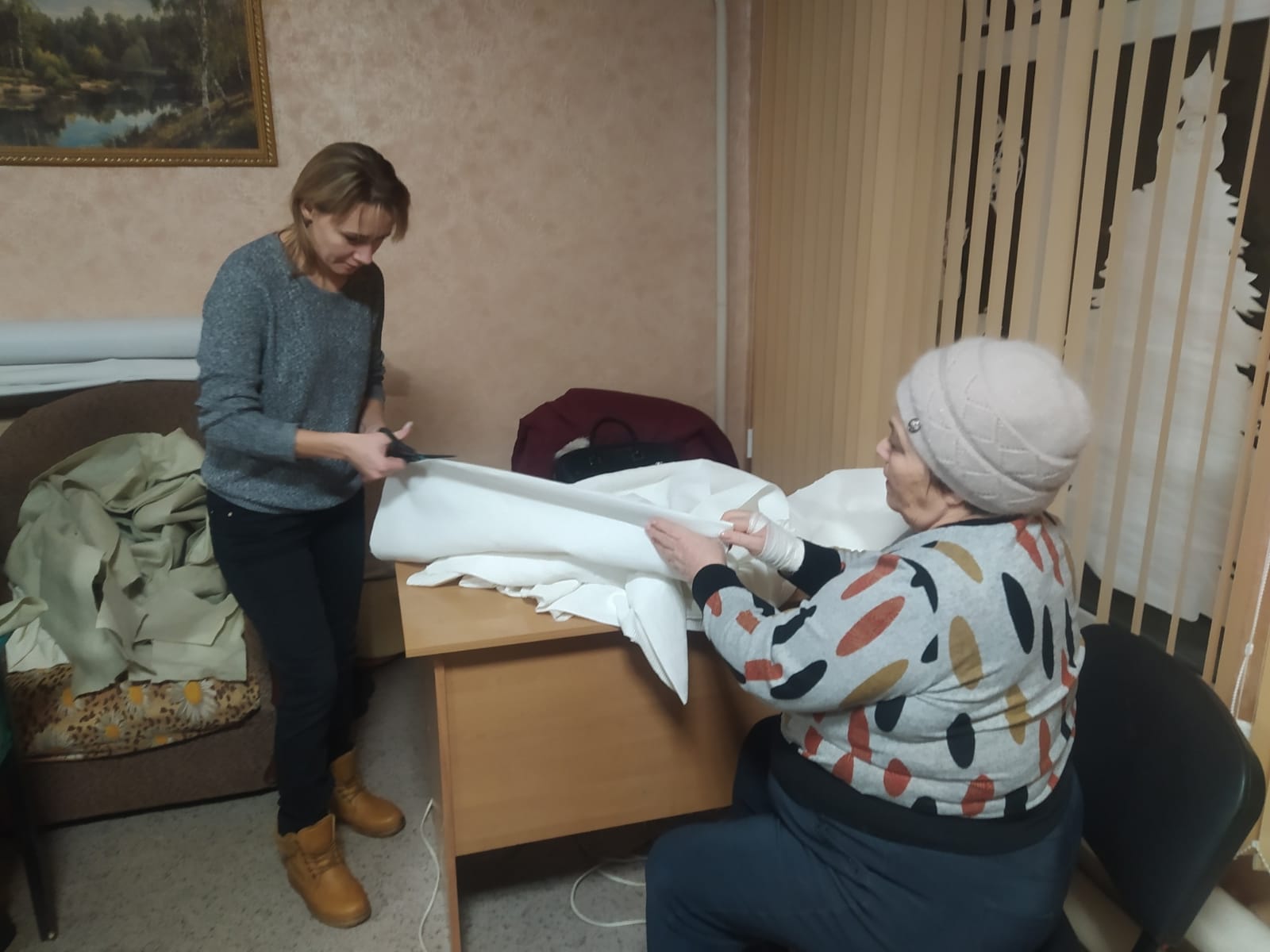 По инициативе женсовета с. Васильевка Воловского округа в селе начали изготавливать для участников СВО «Сухие души»