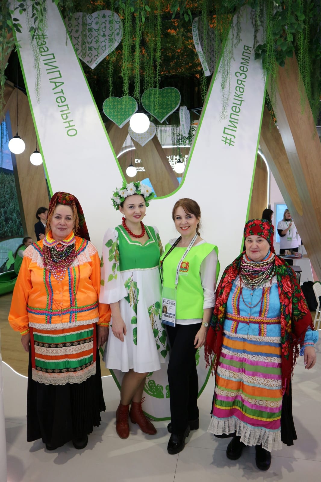 На стенде Липецкой области в рамках работы Международной выставки-форума «Россия» на ВДНХ проходят дни Добровского округа