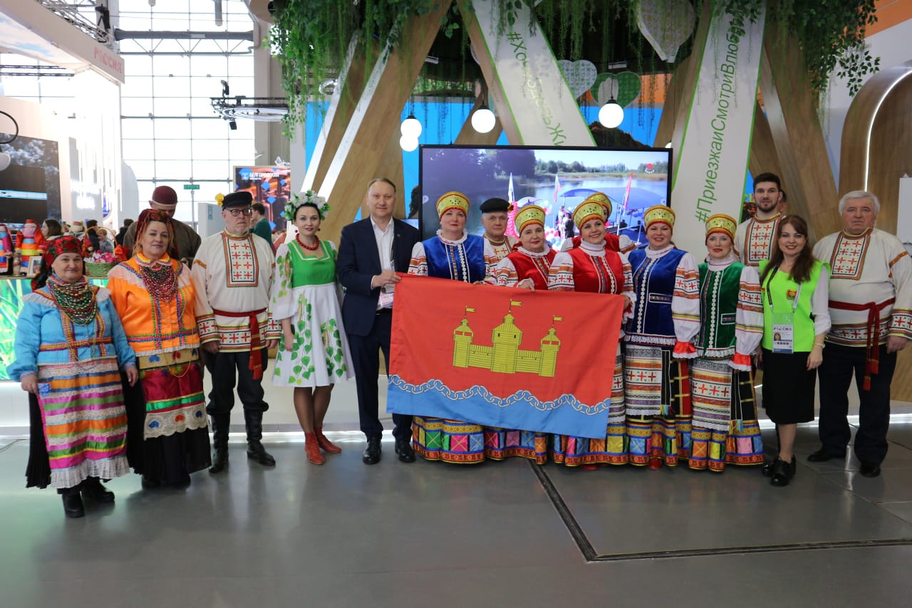 На стенде Липецкой области в рамках работы Международной выставки-форума «Россия» на ВДНХ проходят дни Добровского округа