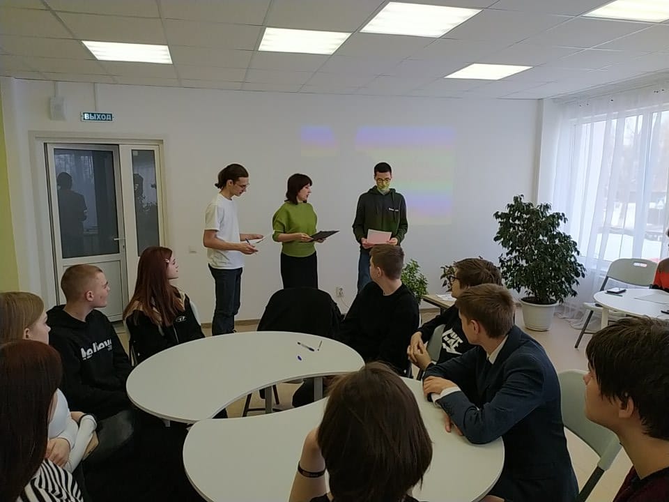 8 февраля в г. Усмани членом женсовета была проведена деловая игра «Ваш выбор – ваше будущее»