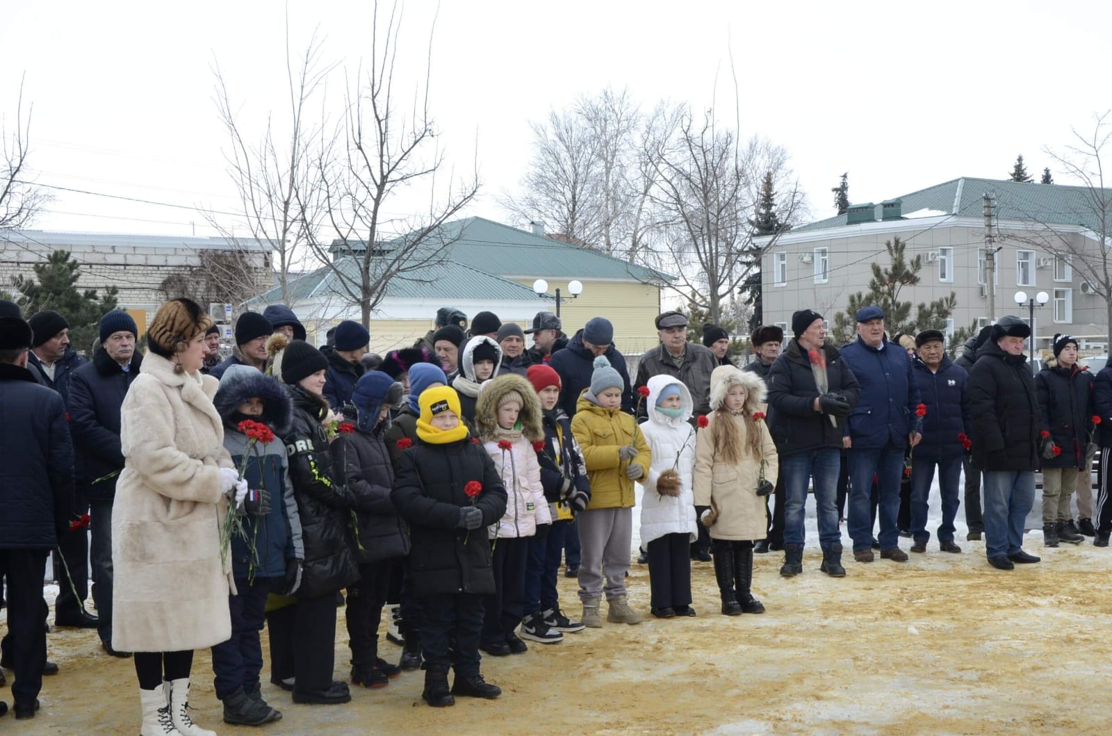 В Добринке в честь 35-й годовщины со дня вывода советских войск из Афганистана провели митинг