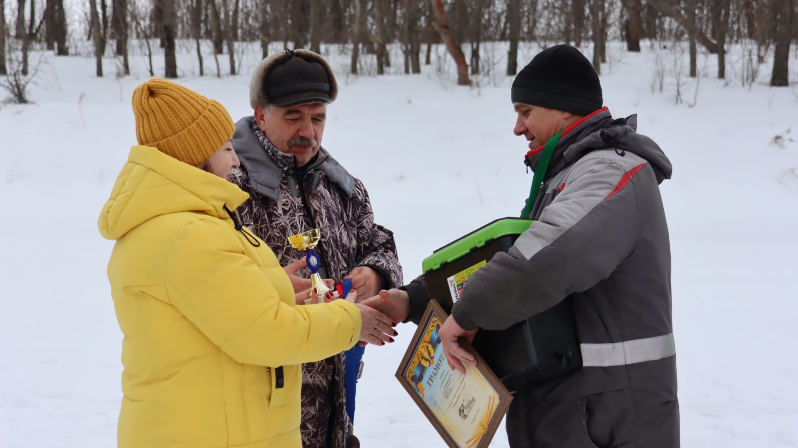 На базе отдыха «Любава» с. М-Николаевка Тербунского района прошел пятый зимний фестиваль «Рыбалка на мормышку»