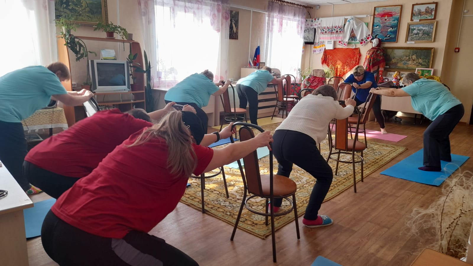 В Поройском сельской библиотеке проходят занятия с людьми серебряного возраста по оздоровительной дыхательной гимнастике