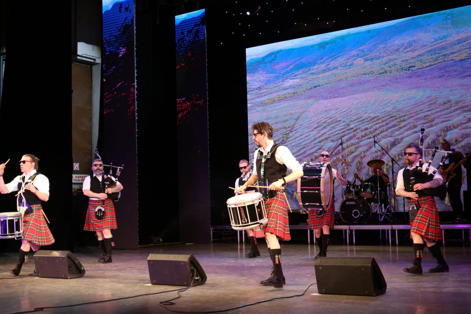 Торжественный прием губернатора Липецкой области Игоря  Георгиевича Артамонова в преддверии Международного женского дня состоялся в Областном центре культуры