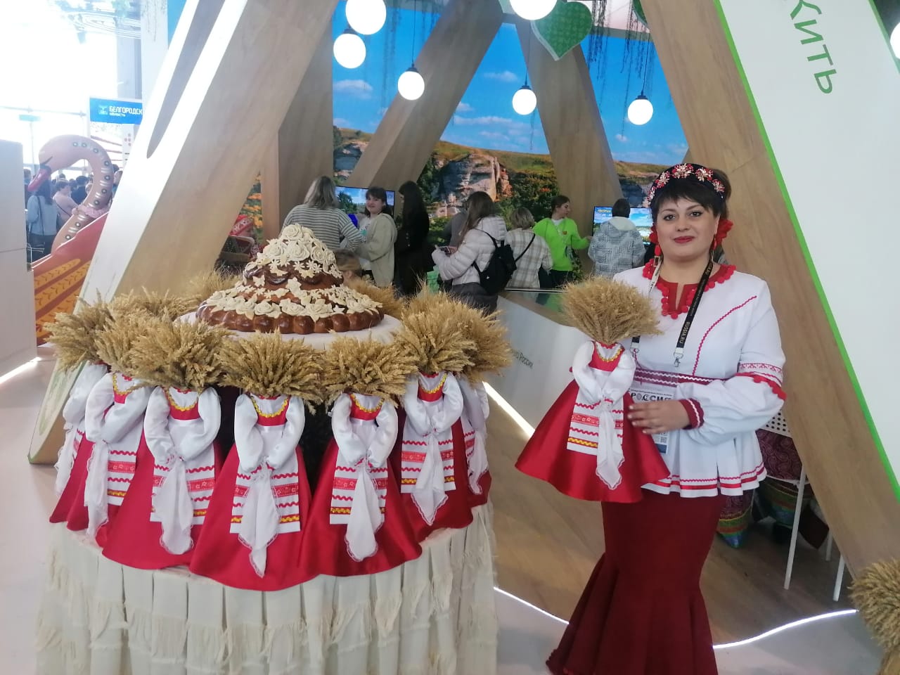 На международной выставке-форуме «Россия» на стенде Липецкой области стартовали дни Добринского района, которые продлятся до 1 апреля