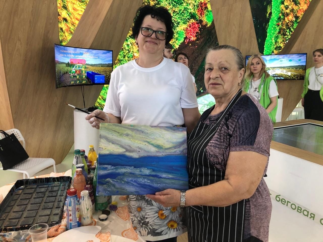 "ОТ ЮЖНЫЙ МОРЕЙ ДО ПОЛЯРНОГО КРАЯ РАСКИНУЛИСЬ НАШИ ЛЕСА И ПОЛЯ..."