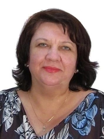 В преддверии Международного Дня семьи актеры театра"Бенефис" прочитали для родителей и школьников "Сказку о царе Салтане"