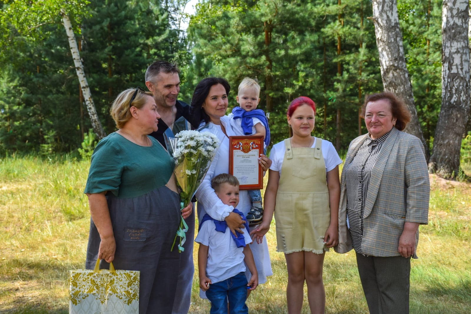 В с. Новоуглянка на живописной поляне провели праздник ко дню "Семьи, любви и верности"
