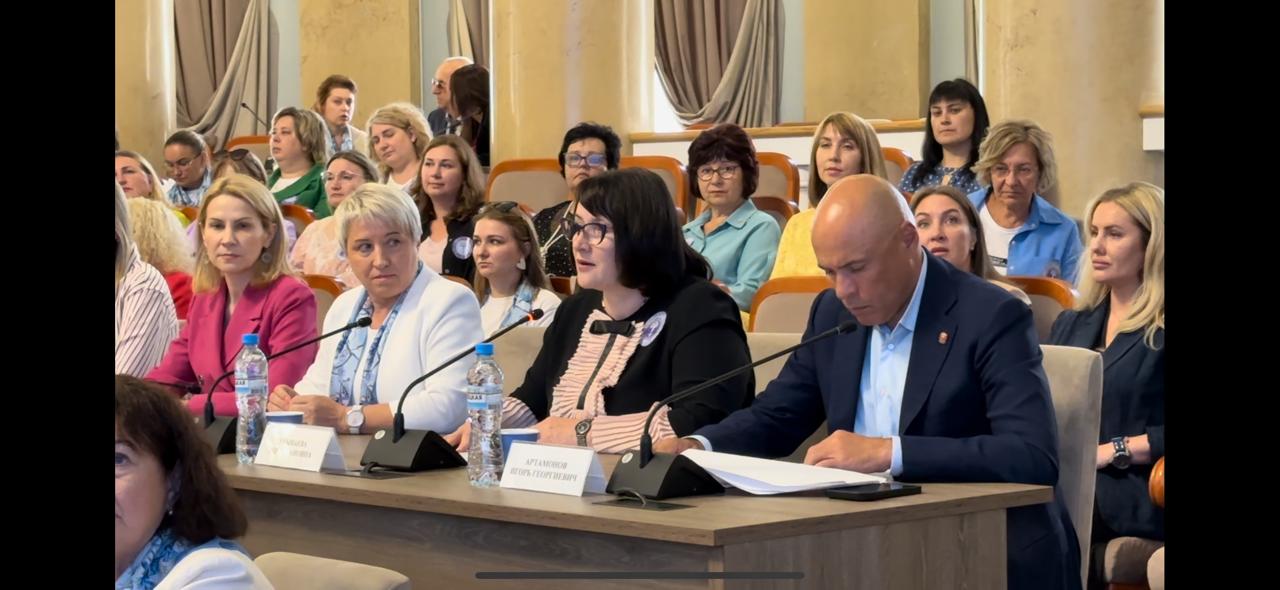 По всей стране прошла волна отчетно-выборных конференций региональных отделений Союза женщин России