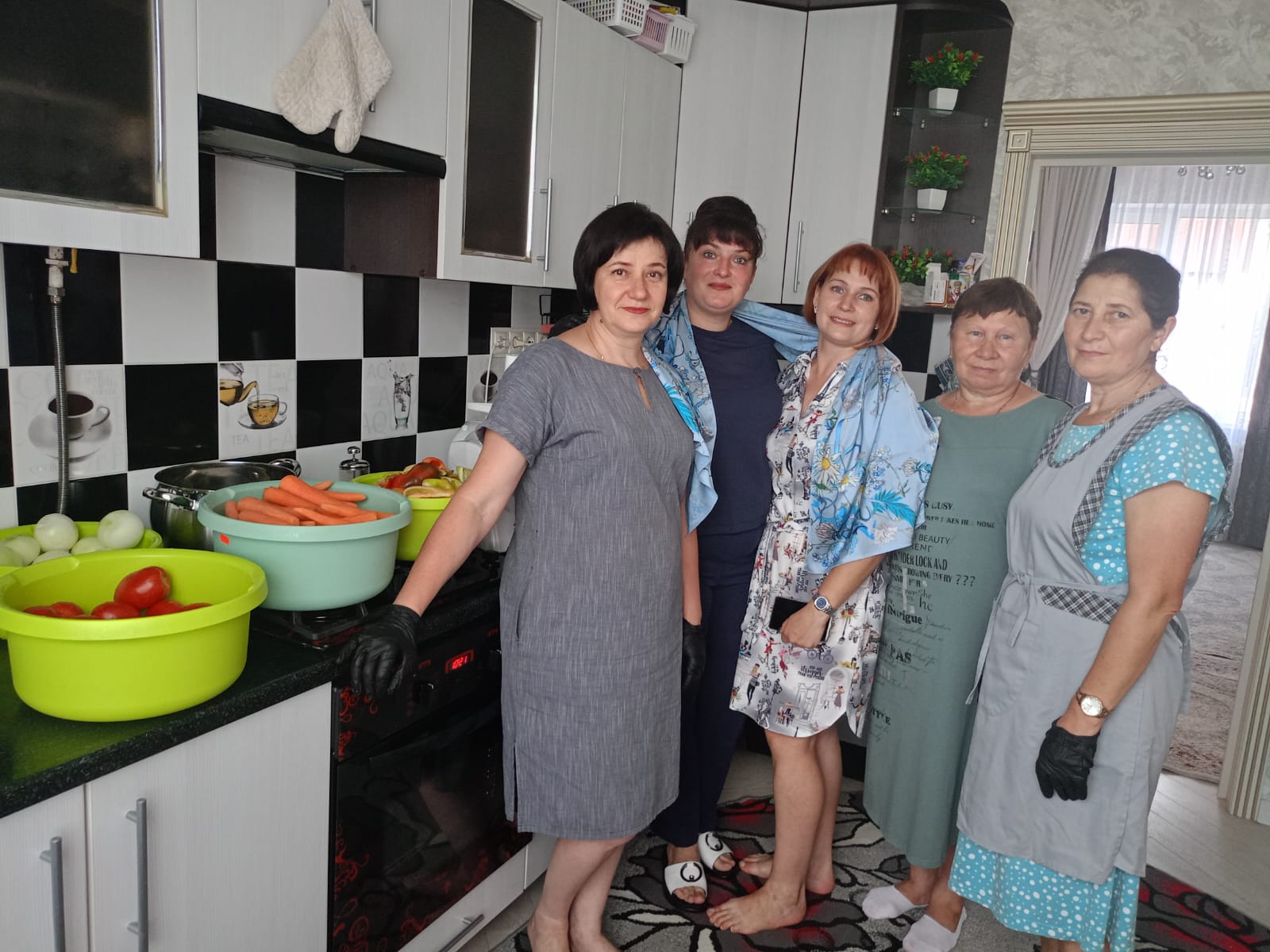 В Усманском районе подготовили и отправили гуманитарный груз на передовую