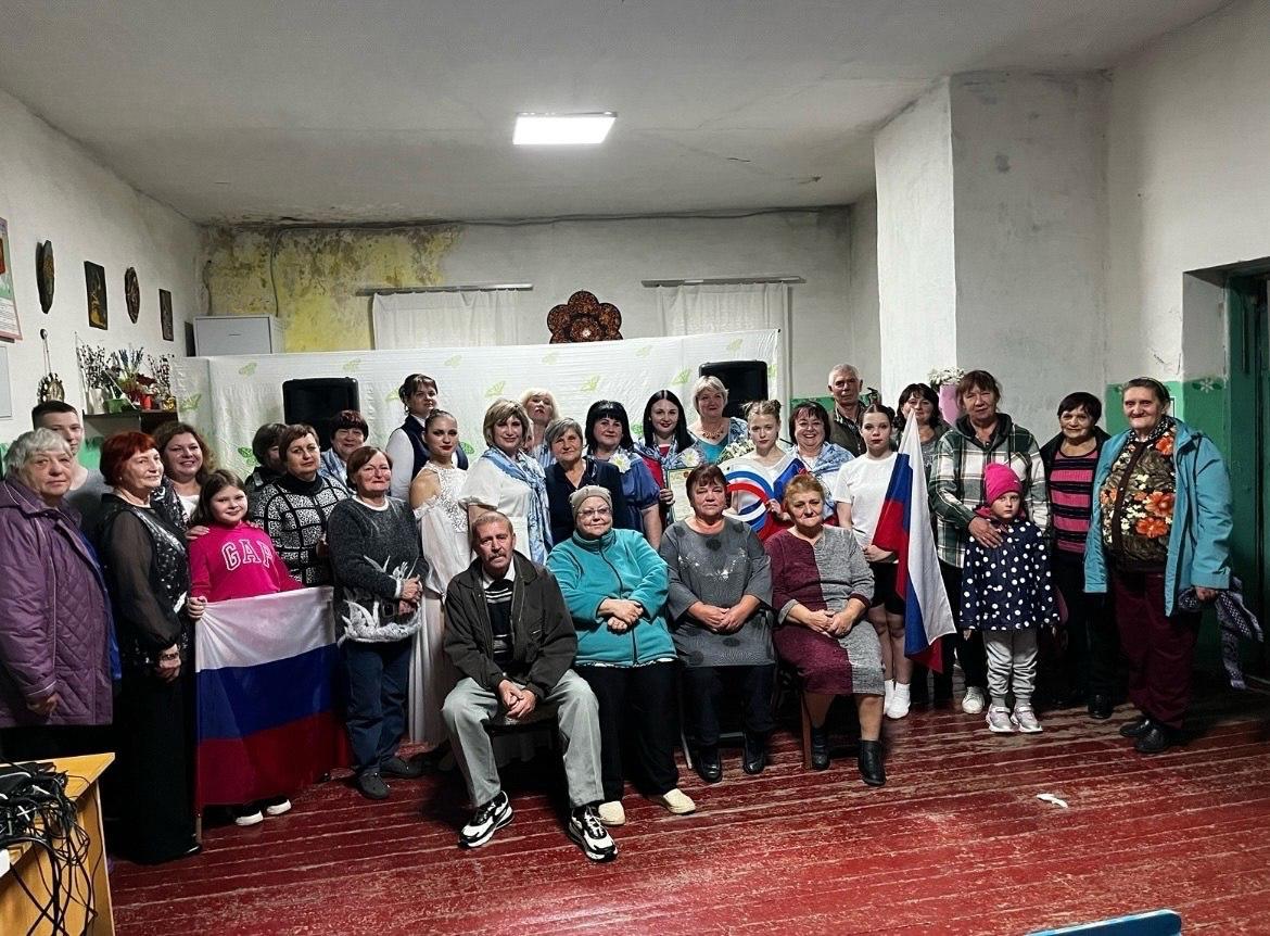 Агитбригада Добровского округа провела благотворительный патриотический концерт в поддержку участников СВО