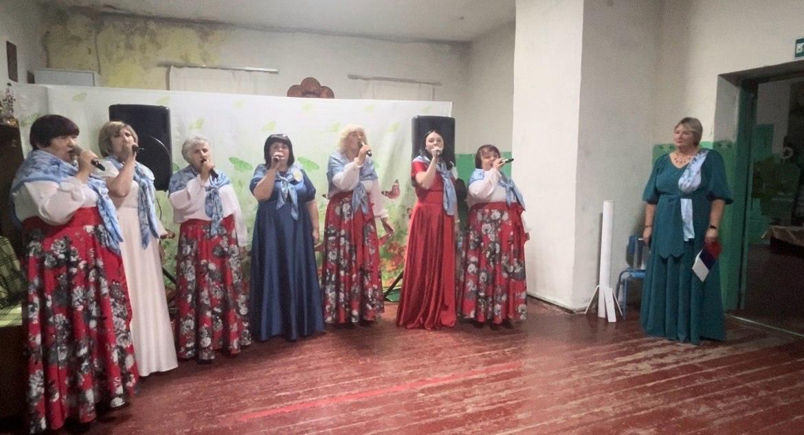 Агитбригада Добровского округа провела благотворительный патриотический концерт в поддержку участников СВО
