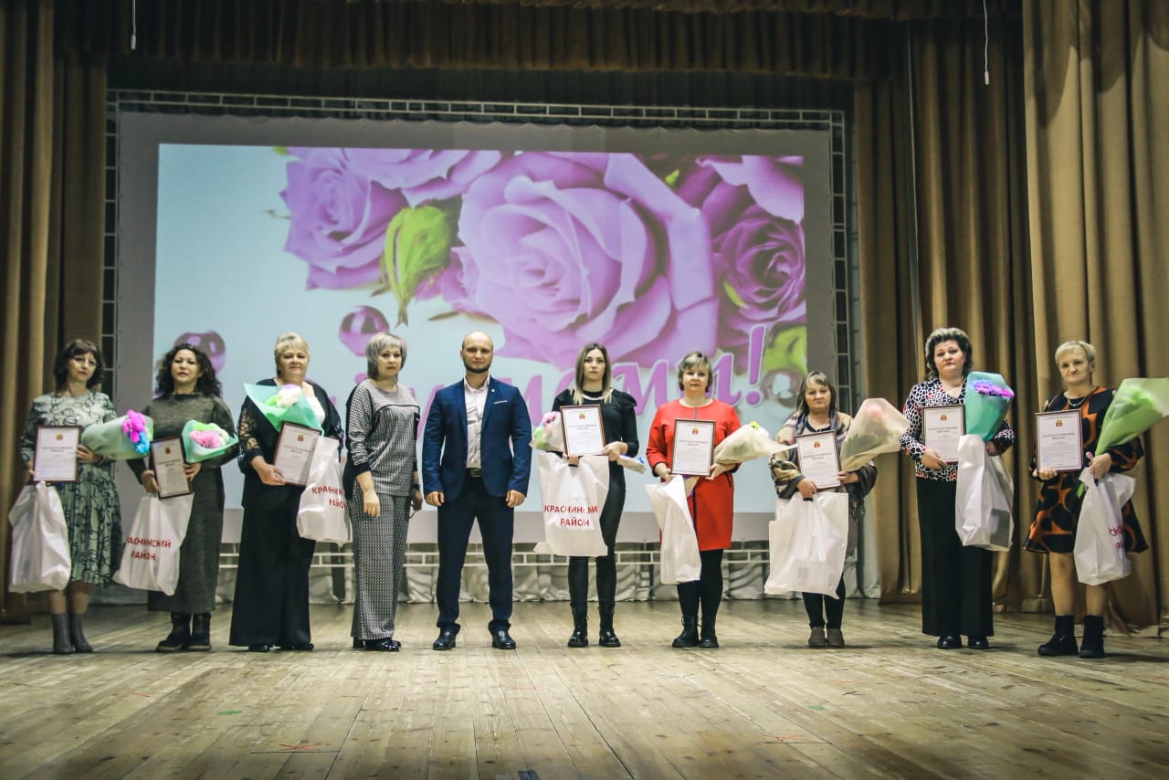 Ты самый главный человек в нашей судьбе: ты подарила нам жизнь и ведёшь, крепко держа за руку, по дороге жизни