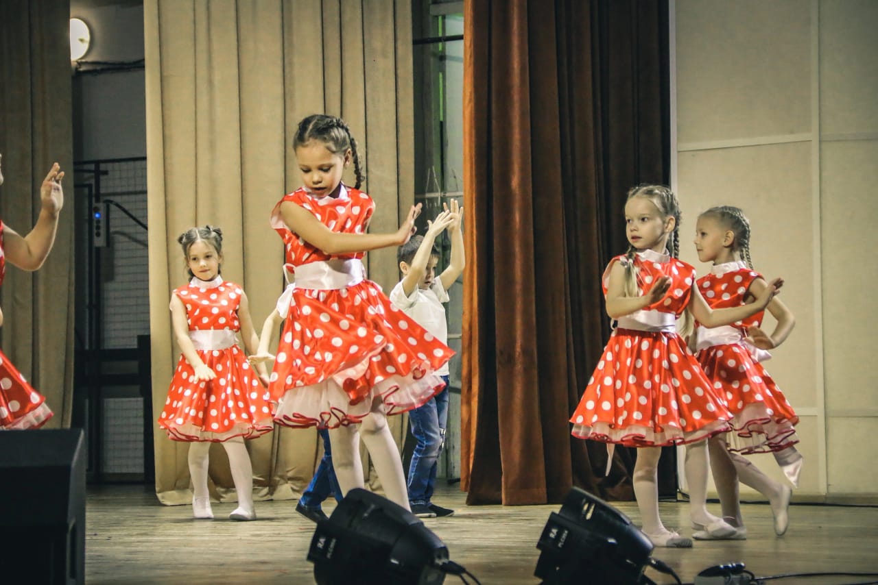 Ты самый главный человек в нашей судьбе: ты подарила нам жизнь и ведёшь, крепко держа за руку, по дороге жизни
