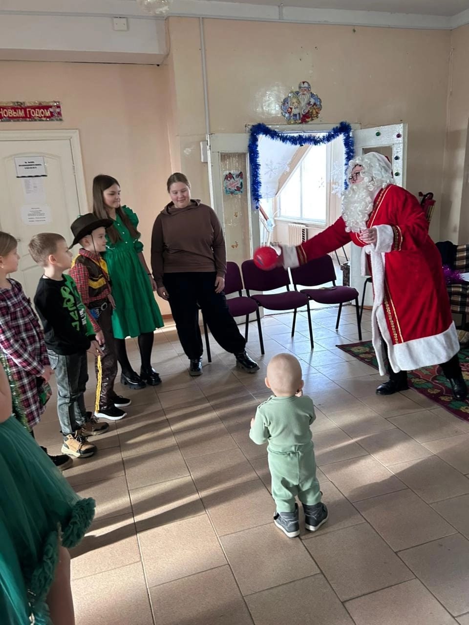 Чудеса и праздник нужно создавать самим, даря тепло души односельчанам!