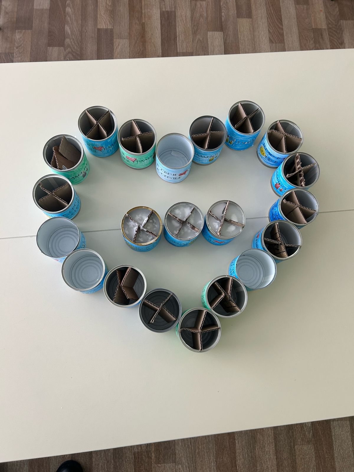 В рамках всенародной акции"Окопная свеча" в Ельце прошел мастер-класс по изготовлению окопных свечей.