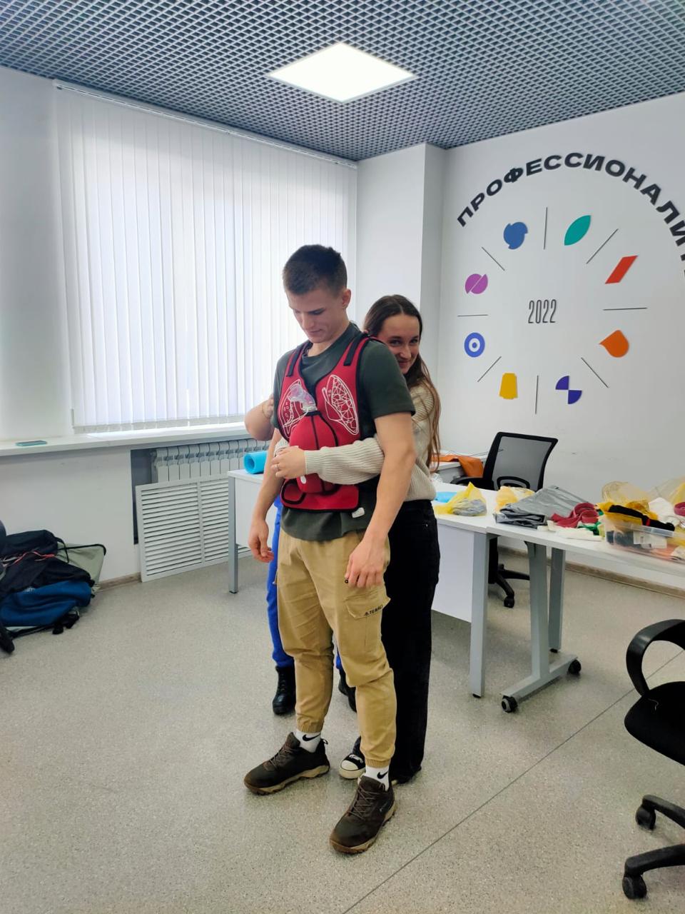 25 февраля в конференц-зале Липецкого металлургического колледжа прошло обучающее мероприятия по оказанию первой помощи