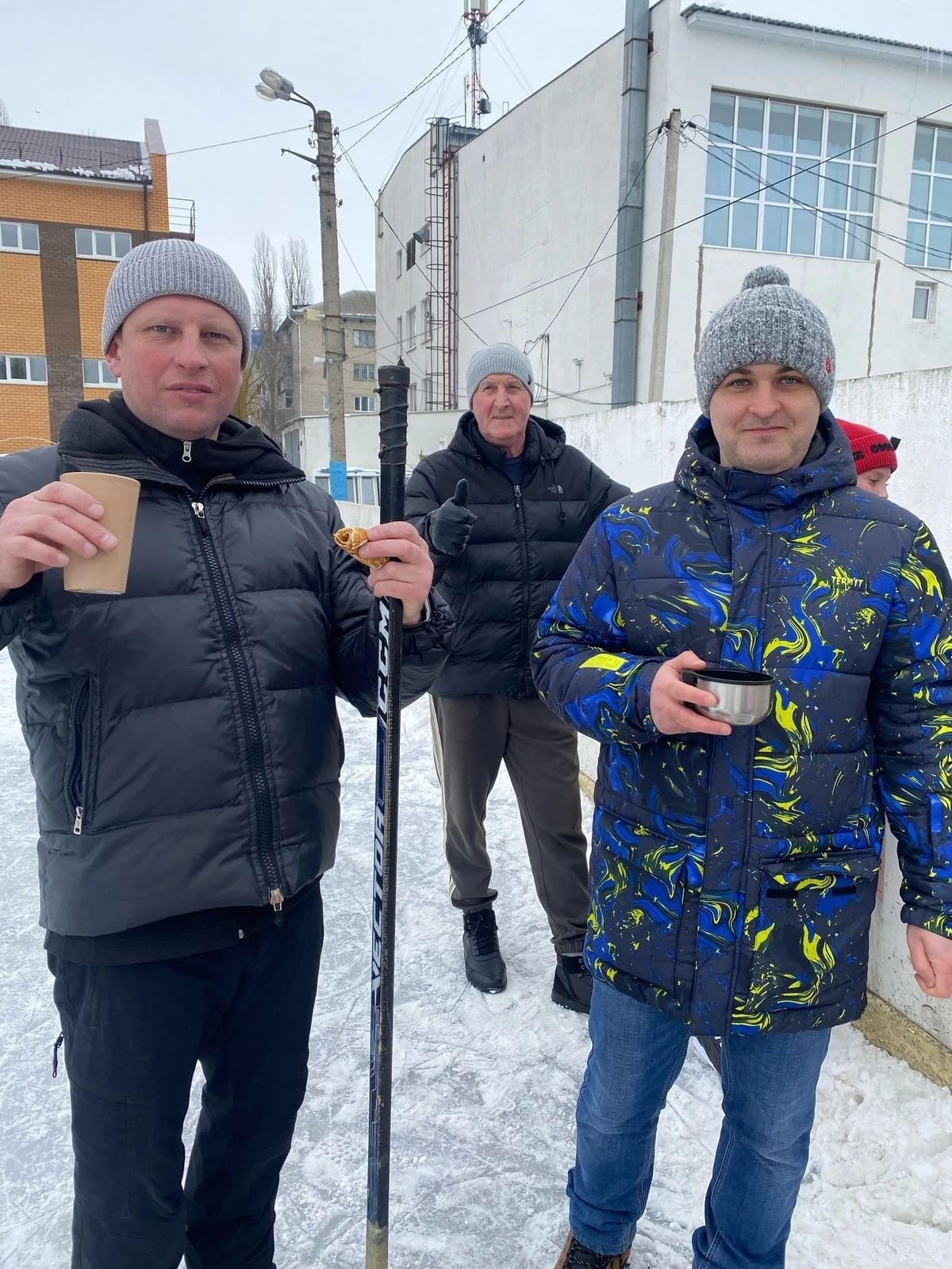 ВЕСЕННИЙ ХОККЕЙ В МАСЛЕНИЧНЫЙ ДЕНЬ