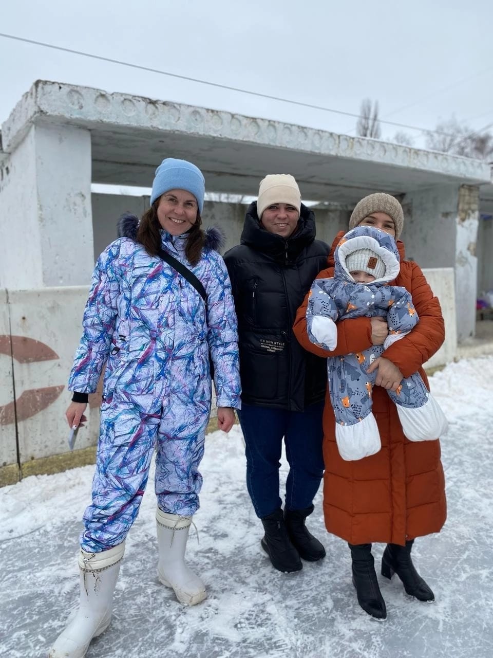 ВЕСЕННИЙ ХОККЕЙ В МАСЛЕНИЧНЫЙ ДЕНЬ