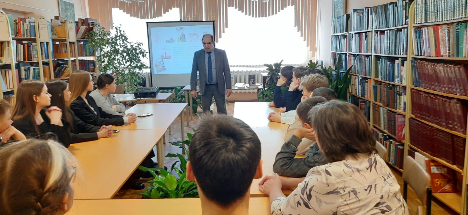 В Тербунской межпоселенческой библиотеке прошла встреча с писателем Александром Викторовичем Колесником