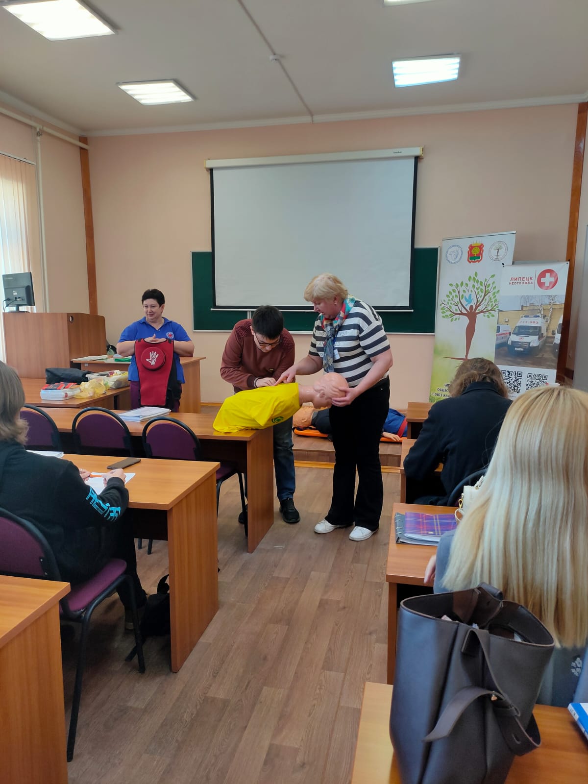 03.04.2025 г. активисты ЛООО «Союз женщин Липецкой области» посетили ещё раз Финансовый университет